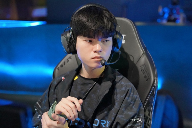 然而赛季中 然而赛季中