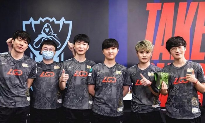 廓与更衣室 廓与更衣室